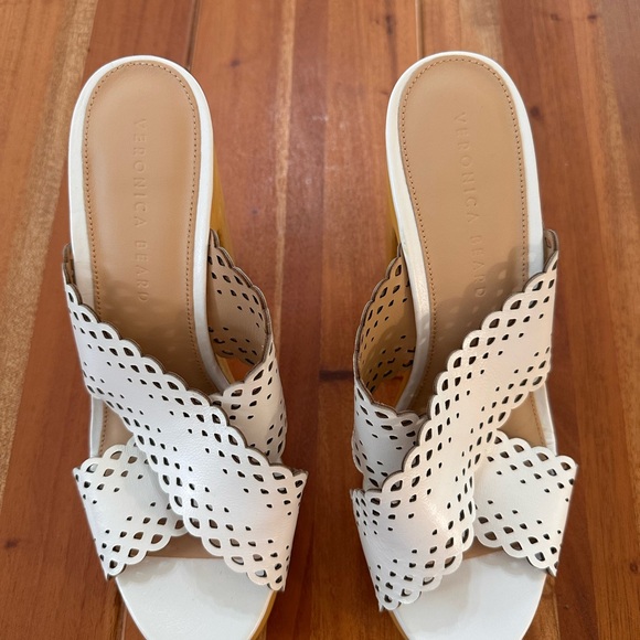 Veronica Beard White Eyelet Leather Wooden Platform Mules Sandals 8.5M - Picture 3 of 6